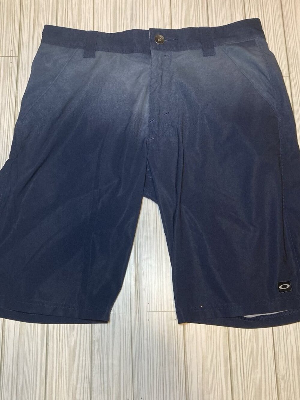 Oakley Men's Size 32 Dark Navy Blue Ombre Casual Breathable Golf Shorts